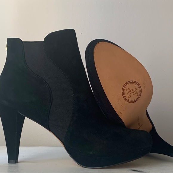 Adrienne Vittadini Pani Black Suede Booties